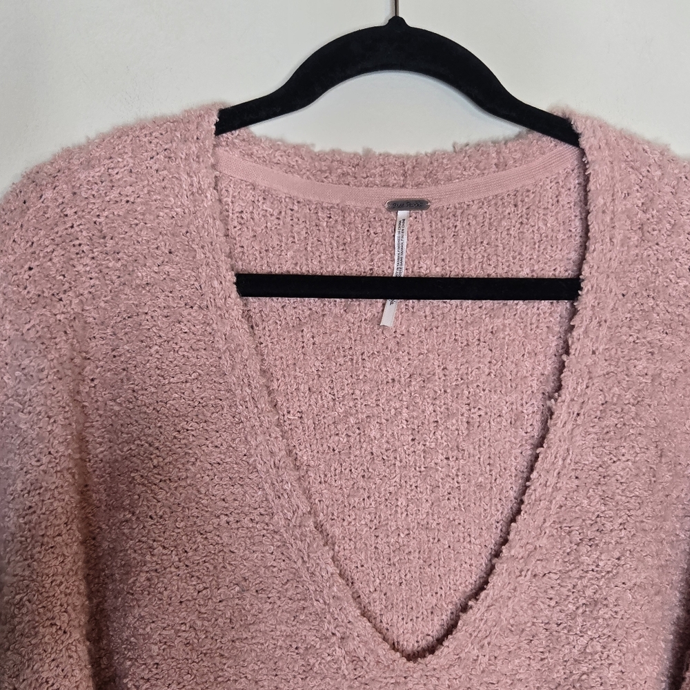 Free People Textured V-Neck Sweater Soft Pink Pullover - Picture 7 of 13